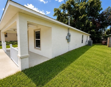 986 Nw 1st Street - Photo Thumbnail 2