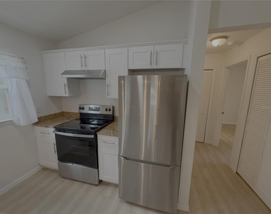 986 Nw 1st Street - Photo Thumbnail 7