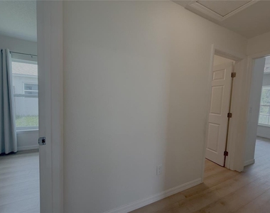 986 Nw 1st Street - Photo Thumbnail 9