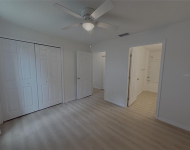 986 Nw 1st Street - Photo Thumbnail 16