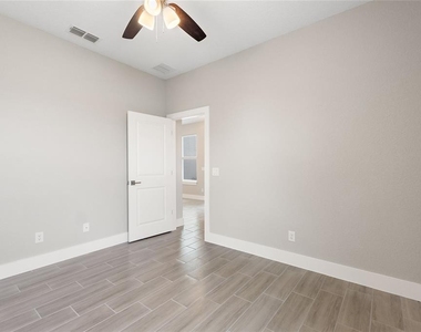 151 Maple Drive - Photo Thumbnail 13