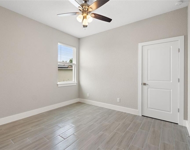 151 Maple Drive - Photo Thumbnail 11