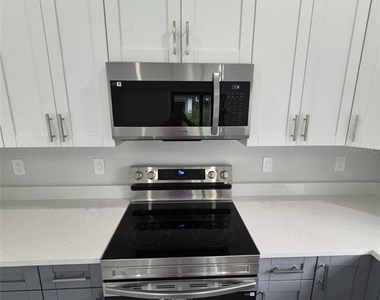 445 Wickham Avenue S - Photo Thumbnail 10