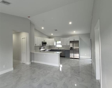 445 Wickham Avenue S - Photo Thumbnail 4