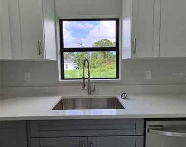 445 Wickham Avenue S - Photo Thumbnail 9