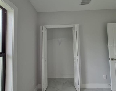 445 Wickham Avenue S - Photo Thumbnail 14
