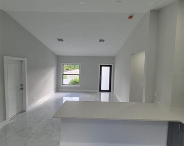 445 Wickham Avenue S - Photo Thumbnail 12