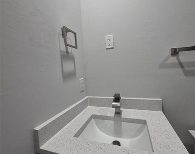 445 Wickham Avenue S - Photo Thumbnail 16