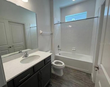 1365 Yorkdale Road - Photo Thumbnail 13
