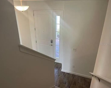 1365 Yorkdale Road - Photo Thumbnail 11