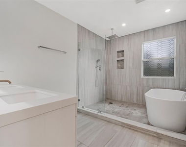 3906 Quartz Avenue - Photo Thumbnail 46