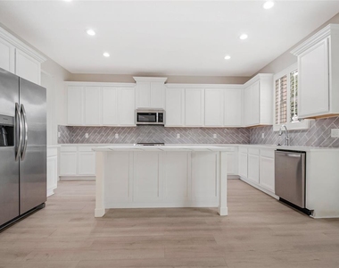 3906 Quartz Avenue - Photo Thumbnail 21