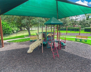 3906 Quartz Avenue - Photo Thumbnail 6