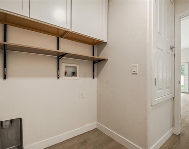 3906 Quartz Avenue - Photo Thumbnail 31