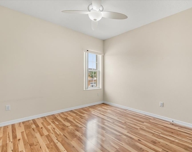 2018 Royal Vista Court - Photo Thumbnail 14