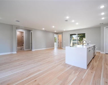 49 Santa Fe Street - Photo Thumbnail 3