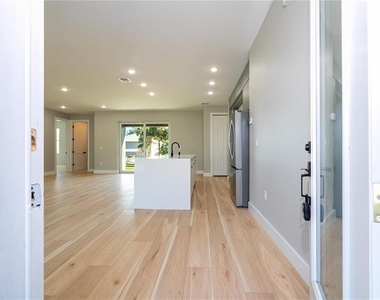 49 Santa Fe Street - Photo Thumbnail 2