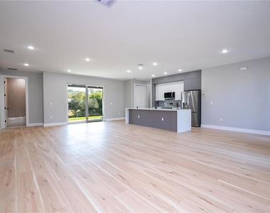 49 Santa Fe Street - Photo Thumbnail 6