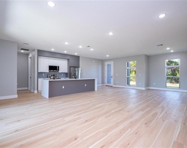 49 Santa Fe Street - Photo Thumbnail 9
