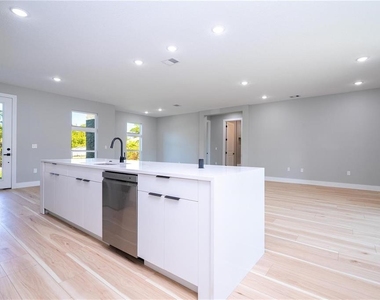 49 Santa Fe Street - Photo Thumbnail 14