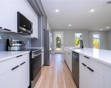 49 Santa Fe Street - Photo Thumbnail 13