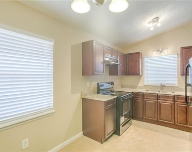 1003 W Kaley Avenue - Photo Thumbnail 1