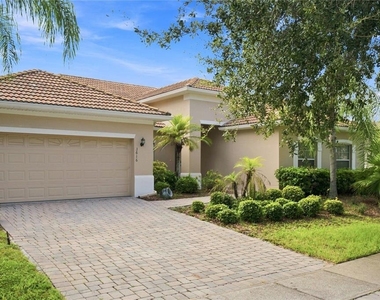3616 Valleyview Drive - Photo Thumbnail 1