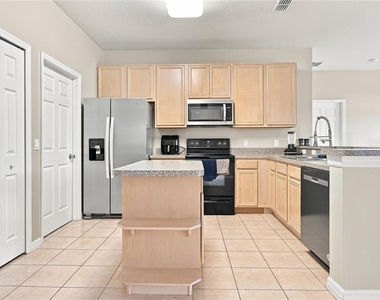 3616 Valleyview Drive - Photo Thumbnail 3