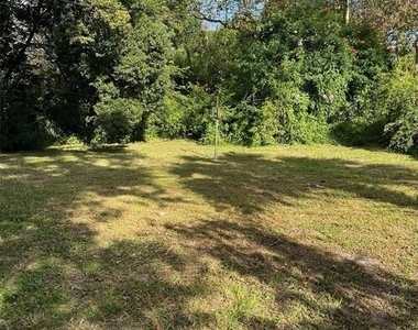 127 Country Club Drive - Photo Thumbnail 13
