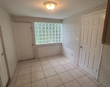 127 Country Club Drive - Photo Thumbnail 6