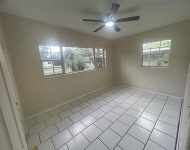 127 Country Club Drive - Photo Thumbnail 7