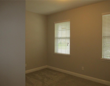 7252 Backwoods Trail - Photo Thumbnail 14