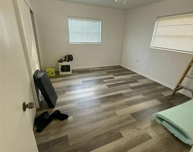 6 N Washington Street - Photo Thumbnail 9