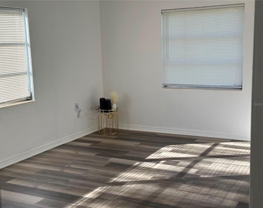 6 N Washington Street - Photo Thumbnail 2