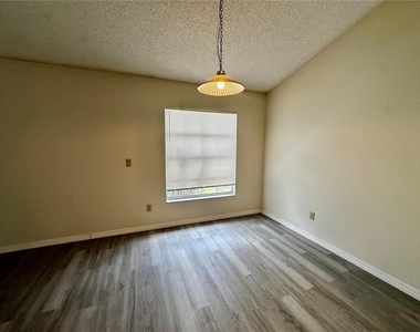 3723 Narroline Drive - Photo Thumbnail 5