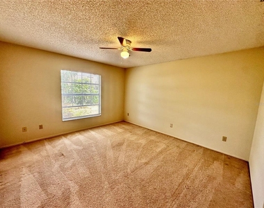 3723 Narroline Drive - Photo Thumbnail 7