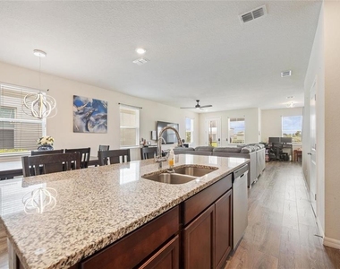 2769 Franklin Road - Photo Thumbnail 10
