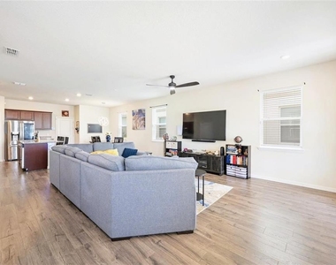 2769 Franklin Road - Photo Thumbnail 3