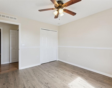 2907 Holly Berry Court - Photo Thumbnail 11