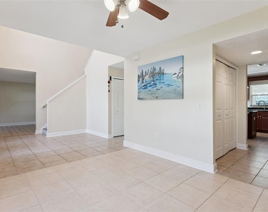 2907 Holly Berry Court - Photo Thumbnail 2