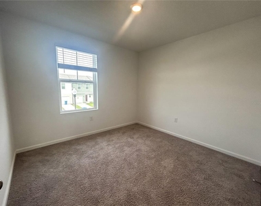 3277 Vesara Dr - Photo Thumbnail 14