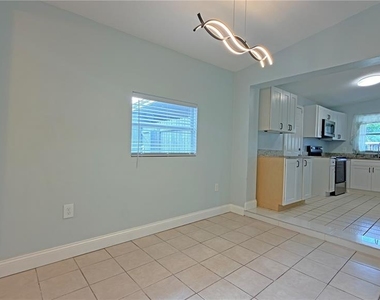 1311 Hillcrest Drive - Photo Thumbnail 11