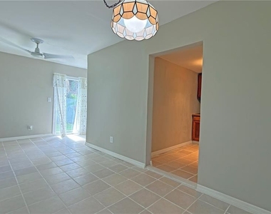 1311 Hillcrest Drive - Photo Thumbnail 27