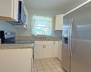 1311 Hillcrest Drive - Photo Thumbnail 10