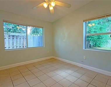 1311 Hillcrest Drive - Photo Thumbnail 23
