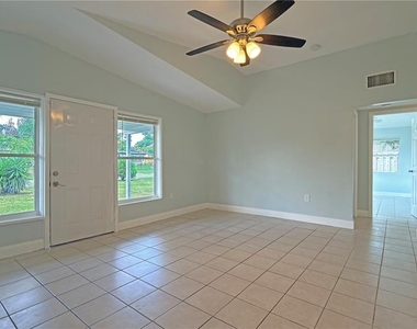 1311 Hillcrest Drive - Photo Thumbnail 5