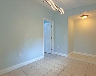 1311 Hillcrest Drive - Photo Thumbnail 12