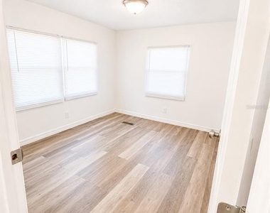 1052 Osceola Trail - Photo Thumbnail 6
