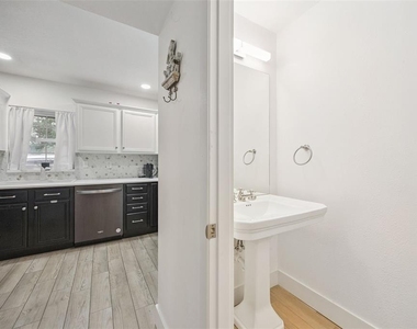 2218 Elizabeth Avenue - Photo Thumbnail 12