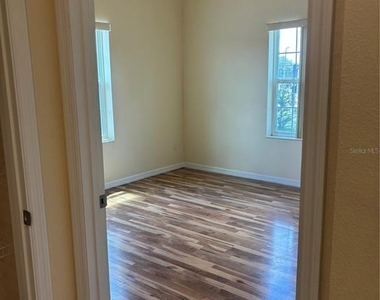 2055 Royal Vista Court - Photo Thumbnail 9